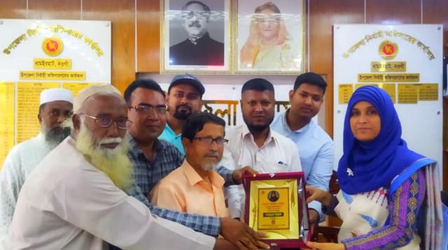 ধামইরহাটে নবাগত ইউএনও এর সাথে সাংবাদিকদের মতবিনিময়