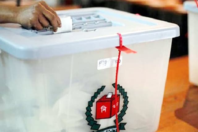 ভোটের তারিখ কী পেছাবে?