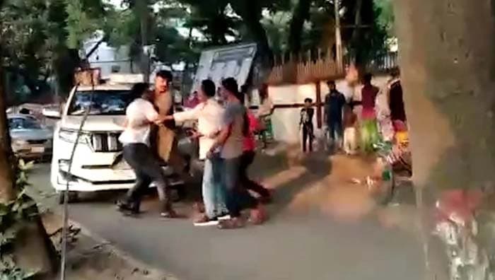 সাংবাদিককে মারধরকারী সেই ছাত্রলীগ নেতা কারাগারে