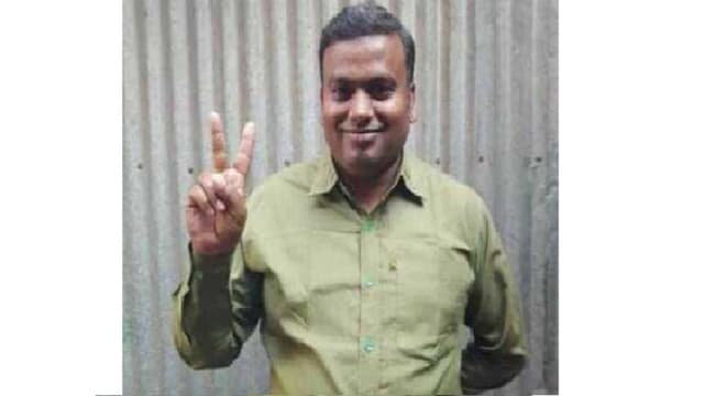 চল্লিশোর্ধ ইউপি মেম্বার পেলেন জিপিএ-৫