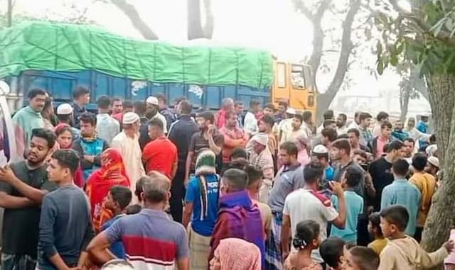 দেবীদ্বারে লাশবাহী এ্যাম্বুলেন্সের ধাক্কায় ট্রাক্টর শ্রমিকের মৃত্যু