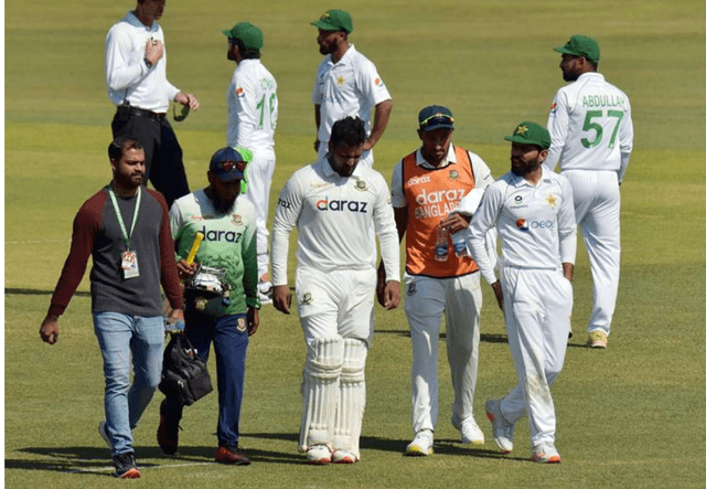 মাথায় আঘাত পেয়ে হসপিটালে গেলেন ইয়াসির আলী