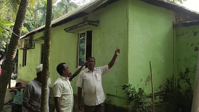 নোয়াখালীতে ভূমিকম্পে ২ ভবনে ফাটল