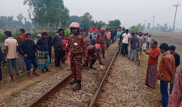 স্বামীর সাথে অভিমান করে ট্রেনের নিচে আত্নহত্যা অন্তঃসত্বা গৃহবধূর