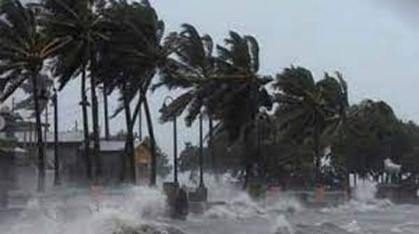 ১৭ জেলায় ঝড়ের আশঙ্কা, বাড়বে শীত