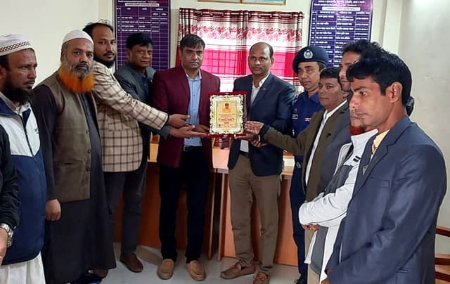 আত্রাইয়ে নবাগত ওসির যোগদান ও বিদায়ী ওসিকে সংবর্ধনা