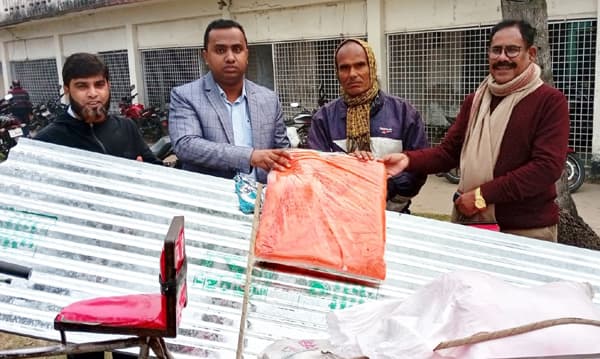 অগ্নিকান্ডে ক্ষতিগ্রস্থ পরিবার পেল উপজেলা প্রশাসনের সহায়তা