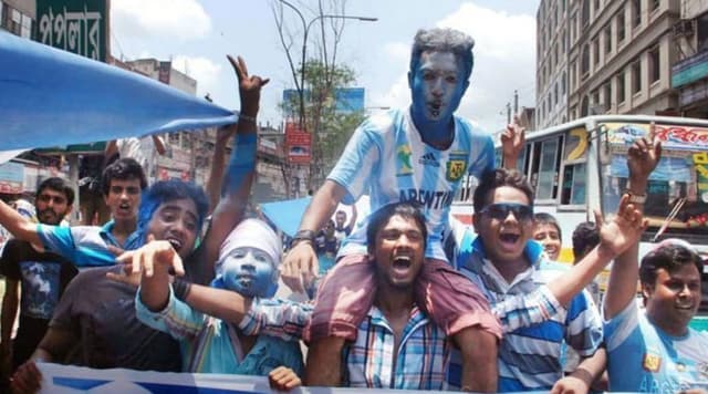 বাংলাদেশি ভক্ত দেখে ঢাকায় দূতাবাস খুলতে চায় আর্জেন্টিনা