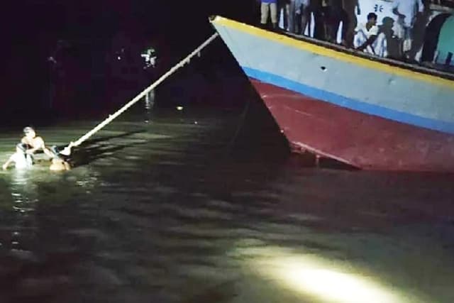 মুন্সীগঞ্জে ট্রলারডুবি, ৩ জনের মরদেহ উদ্ধার