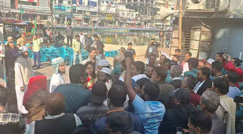 বরিশালে বিজয় দিবসের অনুষ্ঠানে হামলা ও সংঘর্ষ