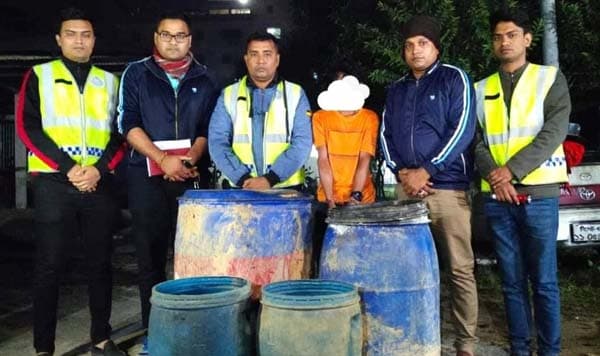 শ্রীমঙ্গলে ৬৬০ লিটার দেশীয় তৈরী চোলাই মদ উদ্ধার, গ্রেফতার-১