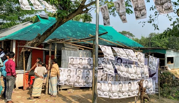 কুমিল্লা-৪ : একই স্থানে 'নৌকা-স্বতন্ত্র' অফিস, উত্তেজনা!
