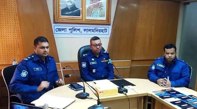 লালমনিরহাটে চুরি যাওয়া মোবাইল ফেরত পেল ২১জন