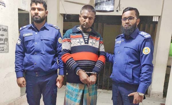 ঝালকাঠিতে জাল টাকাসহ কারারক্ষী আটক