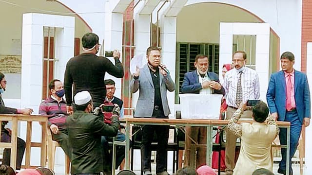 সরাইলে লটারির মাধ্যমে ভর্তি পরীক্ষা অনুষ্ঠিত