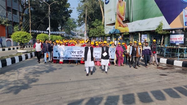 শেখ হাসিনার সমাবেশ স্থলে আসতে শুরু করেছে নেতাকর্মীরা